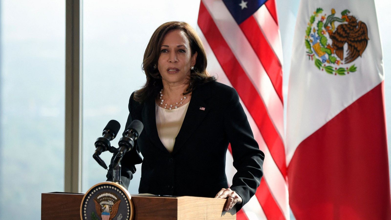 Kamala Harris ofrece el apoyo de EE.UU. para proteger los derechos laborales de México