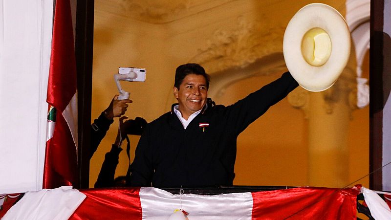 Castillo se proclama ya vencedor de las elecciones de Perú aunque el recuento continúa - Ver ahora