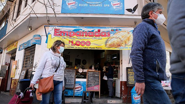 Chile confina Santiago ante el aumento de contagios de COVID-19 pese a la alta tasa de vacunación