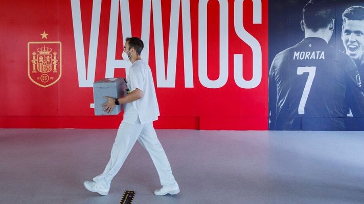 Telediario 1 - La Selección se vacuna contra el coronavirus y las últimas pruebas no registran más positivos