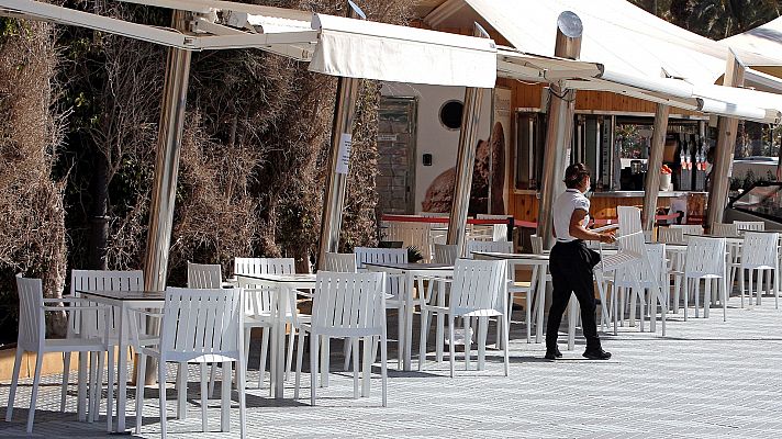 Telediario 1 - Las comunidades adoptan sus propias restricciones tras quedar sin efecto las medidas de Sanidad