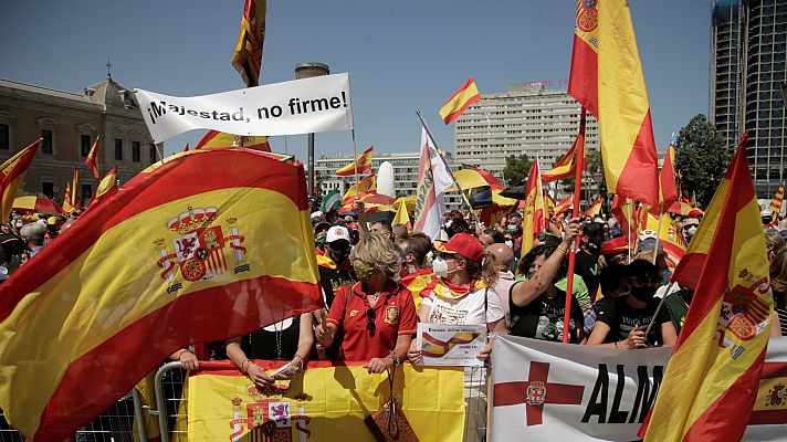 Decenas de miles de personas se manifiestan contra los indultos del 'procés' en la plaza de Colón de Madrid