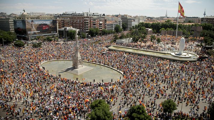 Manifestación en Colón contra los indultos a los líderes del 'procés' al grito de "basta ya"