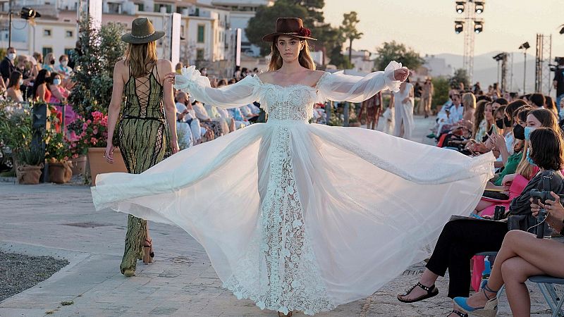 Así es la moda Adlib que nació en Ibiza hace medio siglo y se sigue reinventando cada año