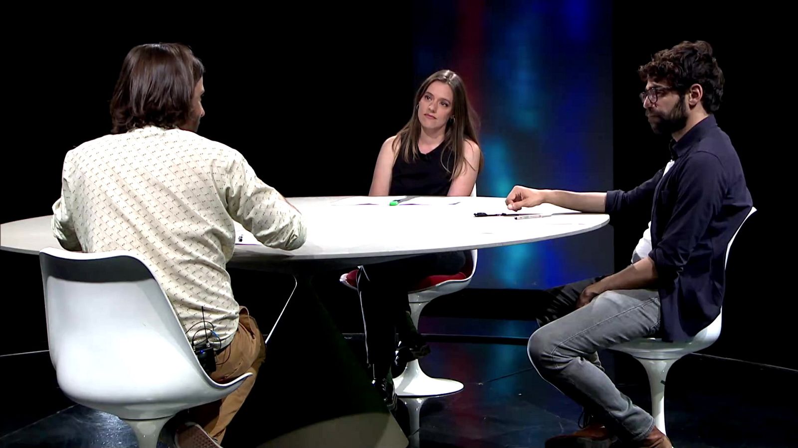 Versión española - Coloquio: Los días que vendrán - ver ahora