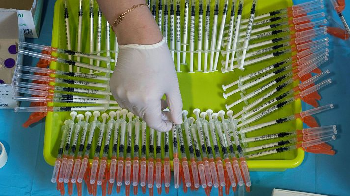 Telediario 1 - Los fallecimientos por COVID caen en picado gracias a la vacunación