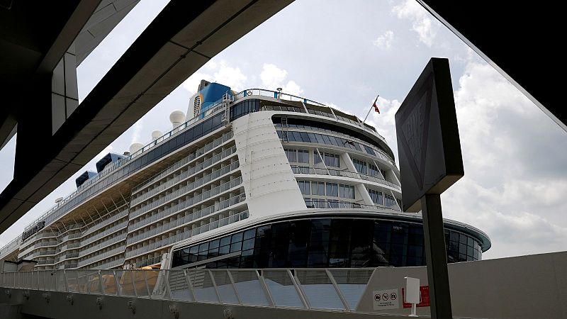 Vuelve el turismo de cruceros desde Estados Unidos con los primeros contagiados detectados a bordo