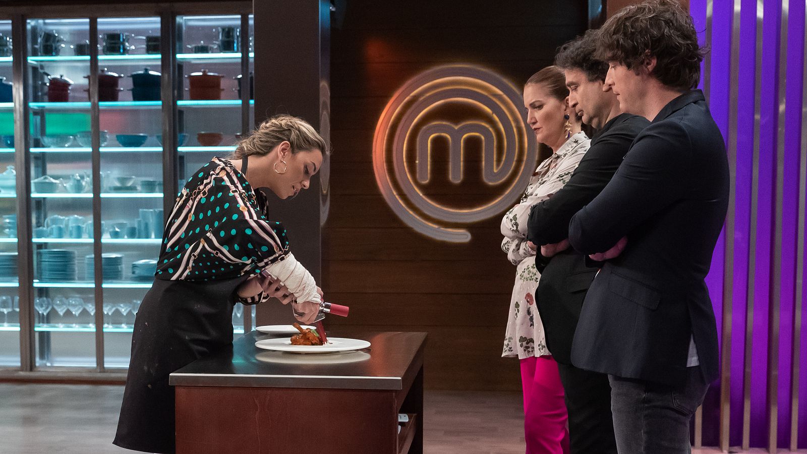 La increíble entrega de María pese a las heridas de su brazo