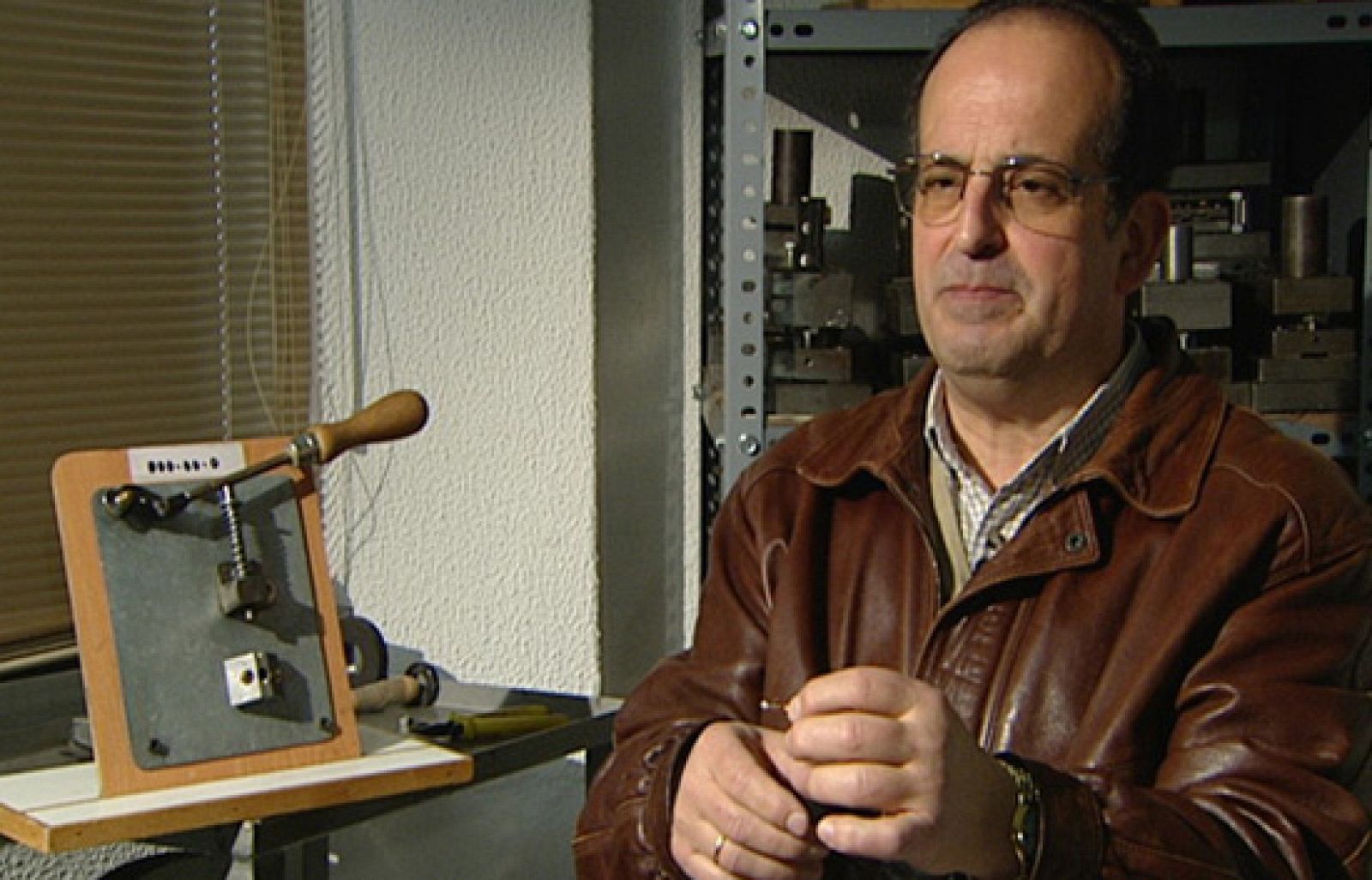 Fábrica de ideas - Inventa: Máquina cucharillas de pesca | Ver