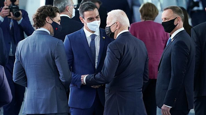 Informativo 24h - El encuentro entre Pedro Sánchez y Joe Biden se queda en un saludo de pasillo en la cumbre de la OTAN