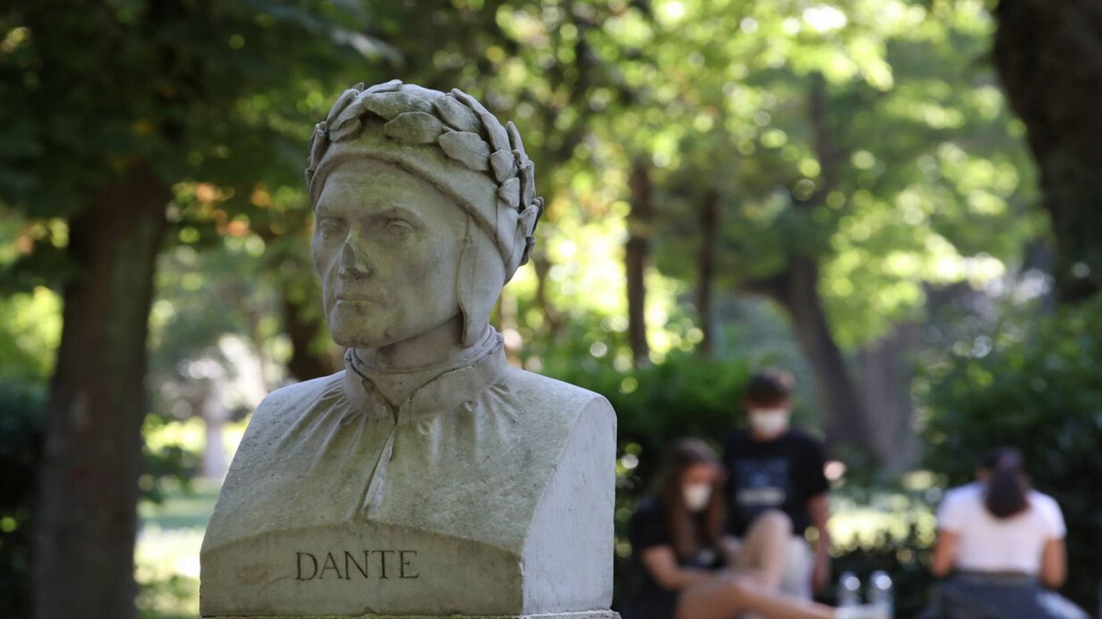 La 'Divina Comedia' de Dante será el primer libro en orbitar en el firmamento - RTVE.es