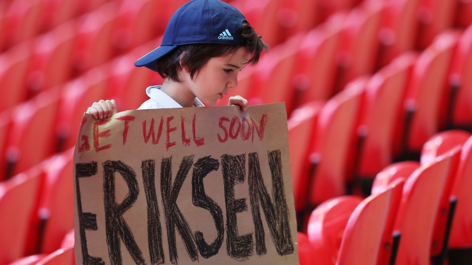 El susto de Eriksen continúa presente en la selección danesa y ha recordado otros casos similares