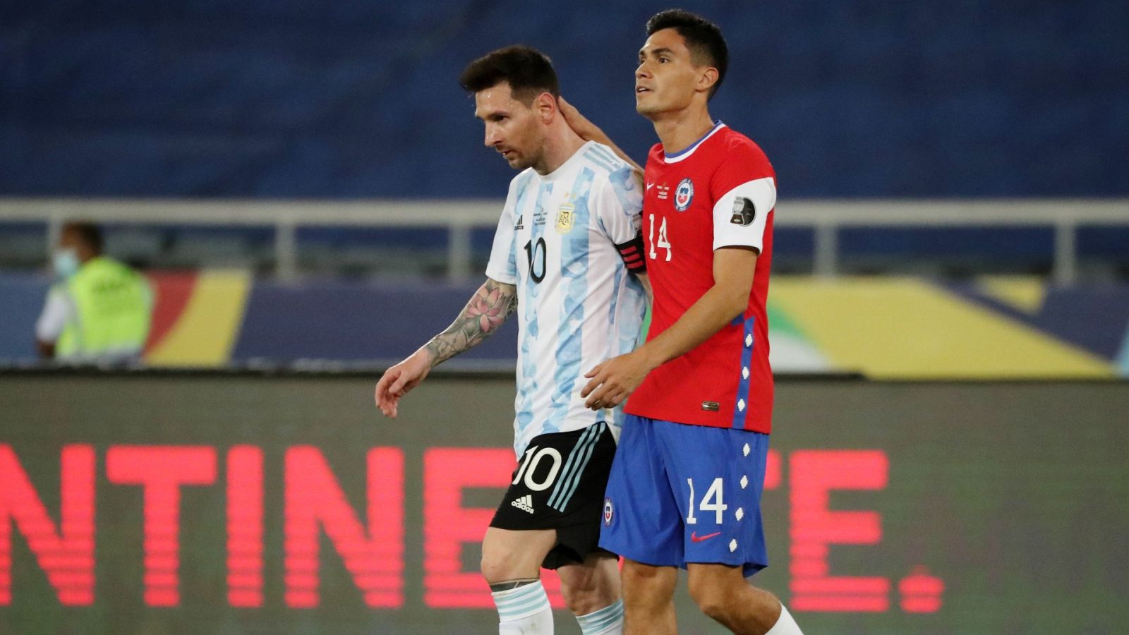 Argentina y Chile empatan en su debut en la Copa América | Ver