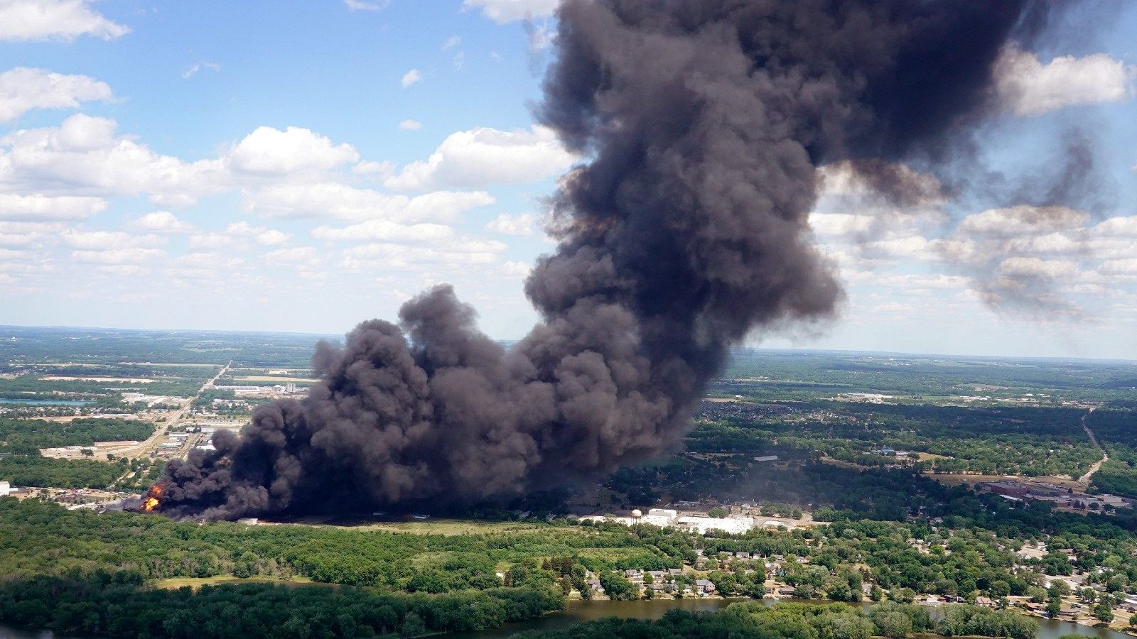 Explosión en una fábrica química en Illinois, Estados Unidos