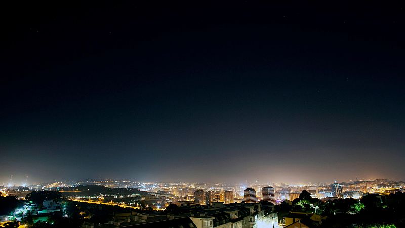 La contaminación lumínica evita disfrutar de las estrellas y afecta al medio ambiente y a nuestra salud