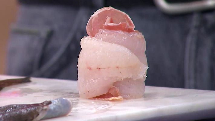 Como sapiens - Miguel Ángel Muñoz nos enseña cómo quitar la piel al lenguado