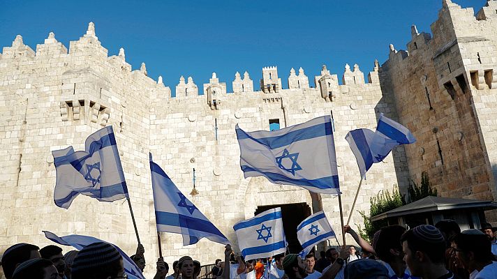 Informativo 24h - Gaza responde con globos incendiarios a la conmemoración de la conquista de Jerusalén Este