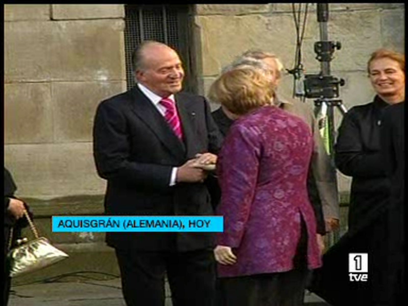 Merkel recibe el Premio Carlomagno por su contribución a Europa