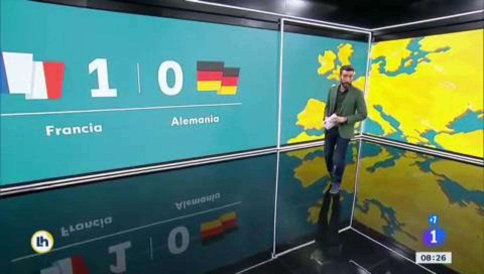 Un paracaidista de Greenpeace irrumpe en el Francia-Alemania