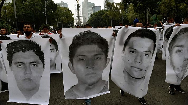Telediario 1 - Identifican en México a otro estudiante de los 43 desaparecidos en Iguala hace seis años