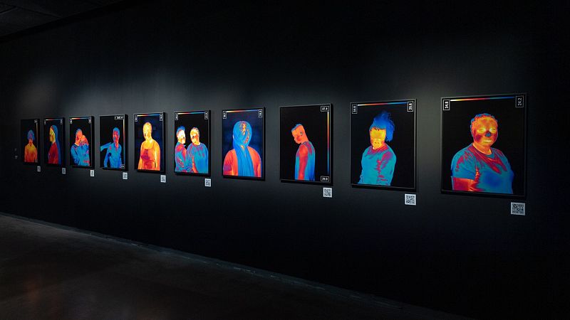 Una exposición explora las distintas facetas del color