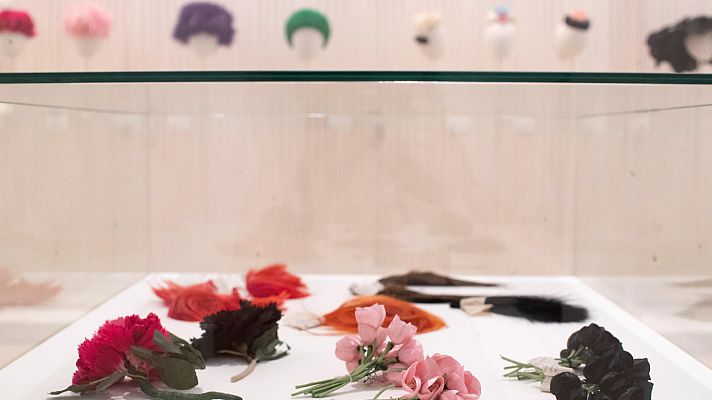 Telediario 2 - El Museo del diseño de Barcelona acoge una exposición de Balenciaga