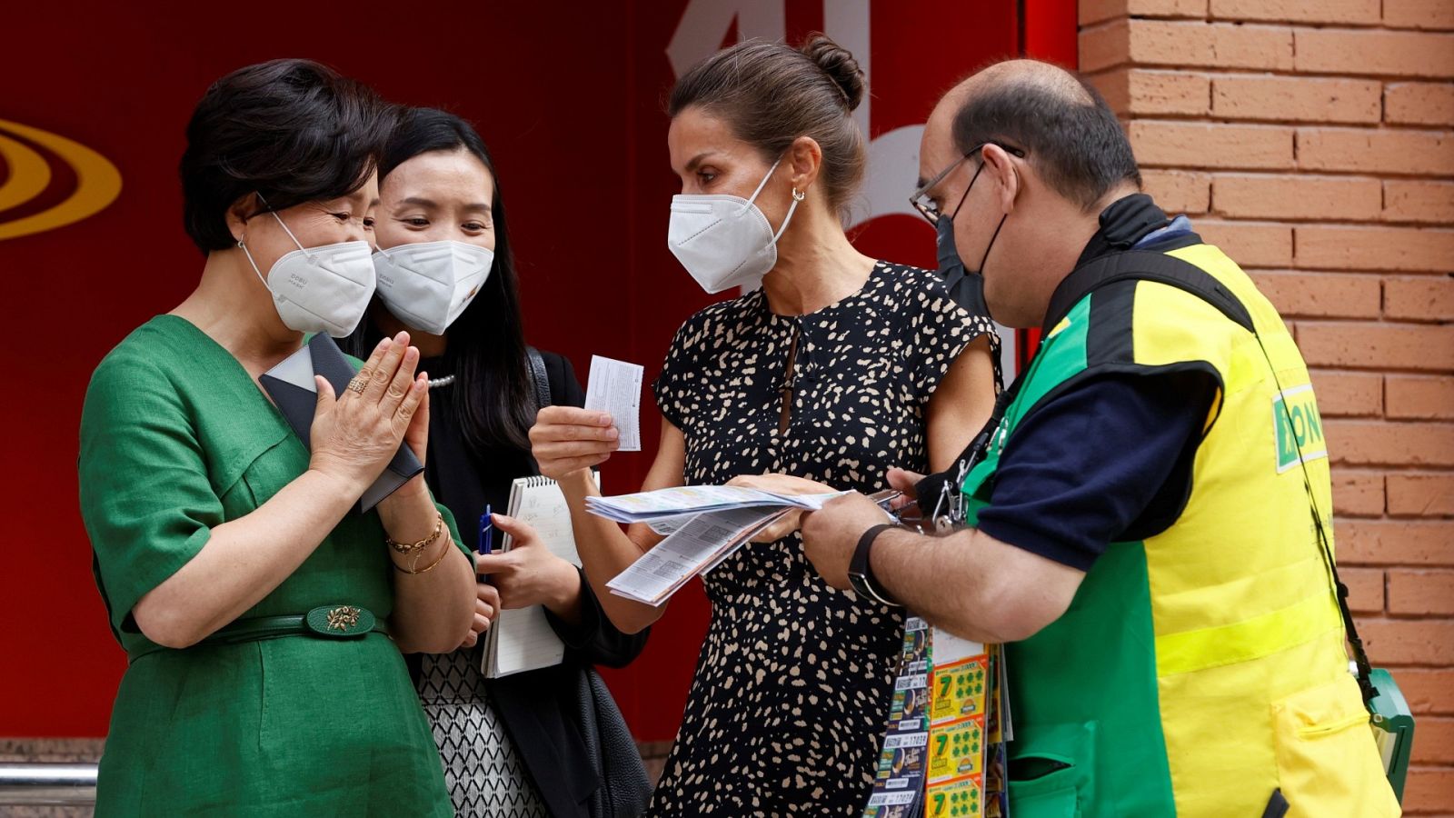 El cupón de lotería de la reina Letizia - La hora de La 1 | Ver