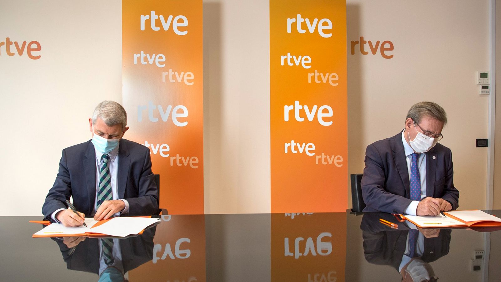 RTVE y la Secretaría de Estado de Memoria Democrática firman un acuerdo de colaboración