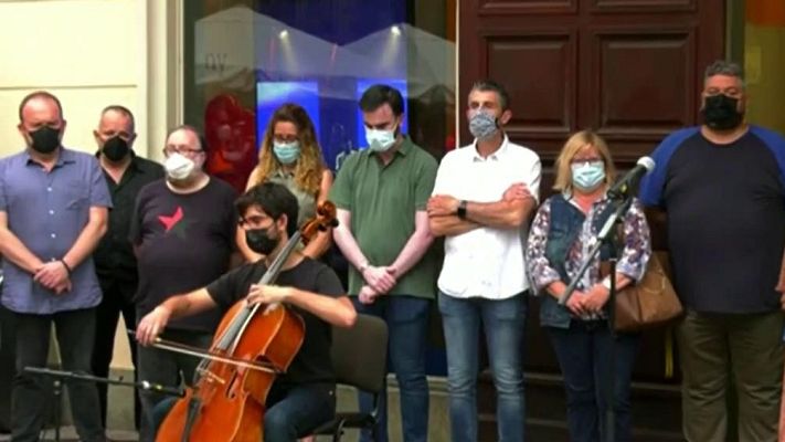 La tarde en 24h - Cientos de personas despiden en Sant Boi a Yaiza, la niña asesinada por su madre