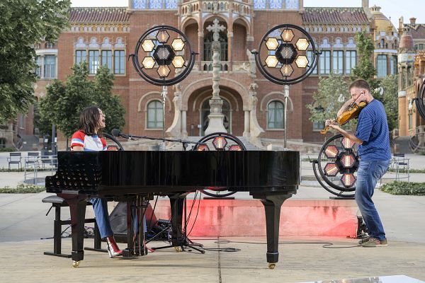 Maika Makovski con Aleix Puig  ""Rock'N'Roll Suicide" 