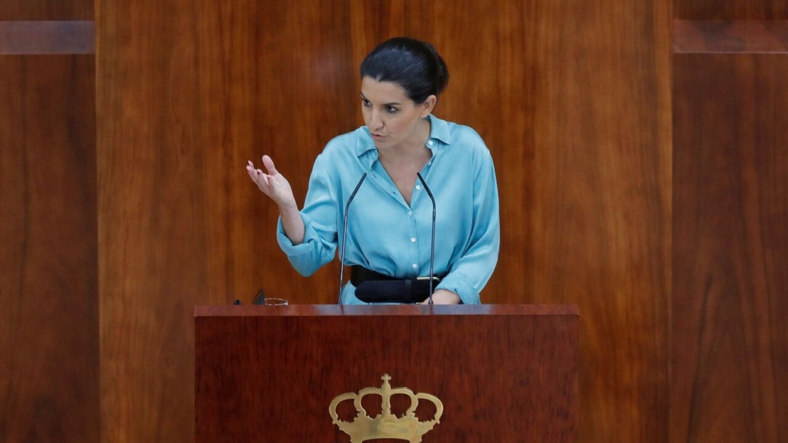 Vox da su apoyo a Ayuso y le pide derogar la ley LGTBI - Especiales informativos | Ver