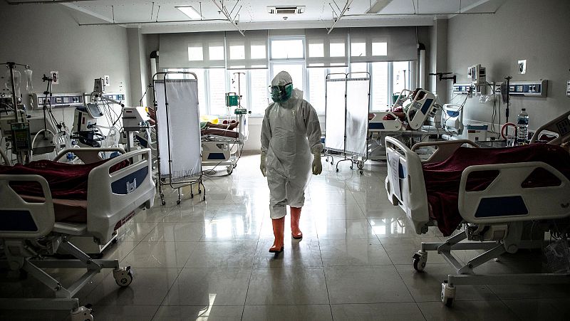 Las cartas que animaron a seguir a los enfermos COVID - Telediario 1 | Ver