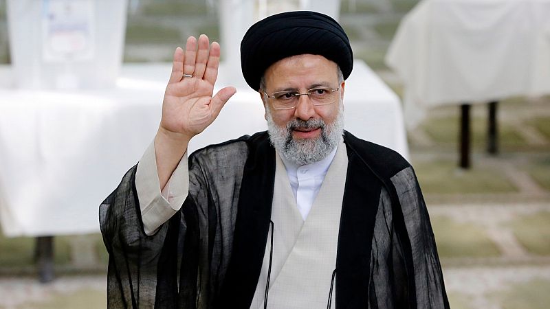 El clérigo ultraconservador Raisí gana las presidenciales de Irán