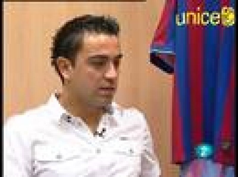 Xavi se ha autodefinido como el socio de todos sus compañeros en una entrevista exclusiva en TVE (28/09/2009).