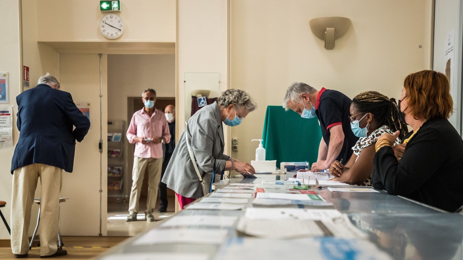 Las elecciones regionales francesas marcan una abstención histórica