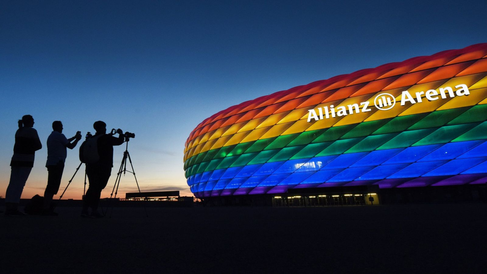 Munich quiere iluminar su estadio bandera LGTBI para protestar contra las leyes homófobas de Hungría