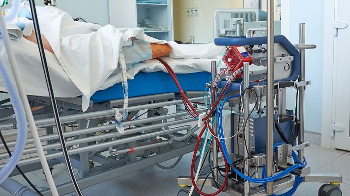 Telediario 1 - El 12 de Octubre recupera a un paciente crítico por COVID-19 gracias a un pulmón artificial