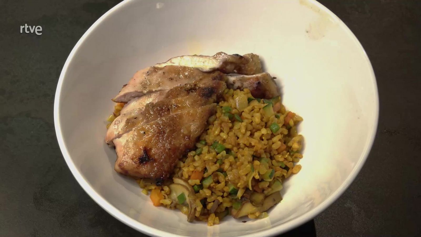 Receta de arroz con verduras y pollo a la brasa