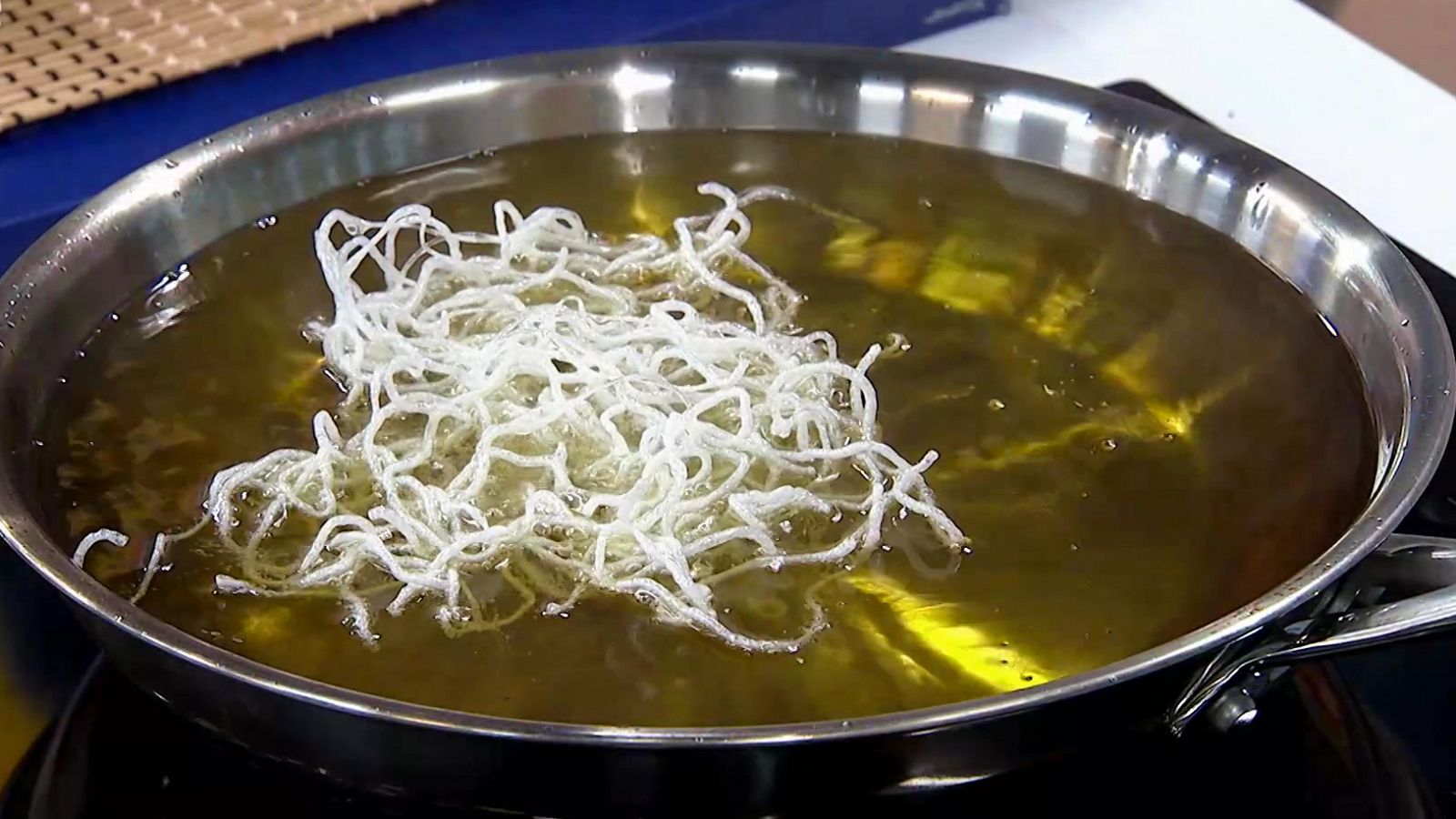 ¿Cómo hacer fideos de arroz inflado en casa?