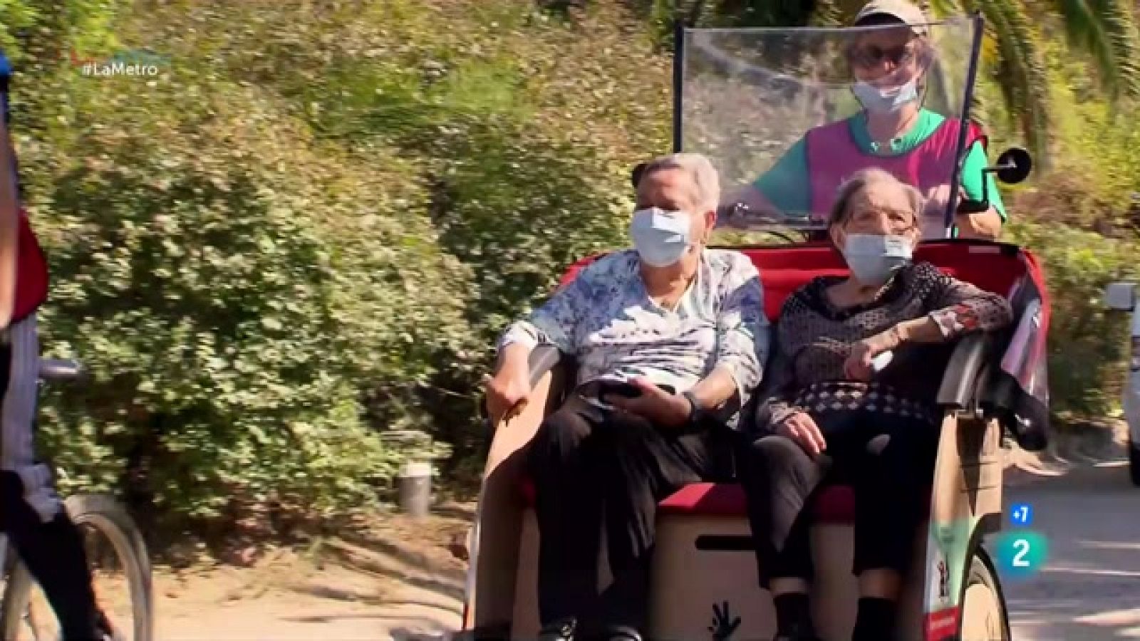 Coneixem l'Associació En bici sense edat, on una colla de voluntaris faciliten que persones amb diversitat funcional i persones grans en situació de soldedat tinguin una vida activa.