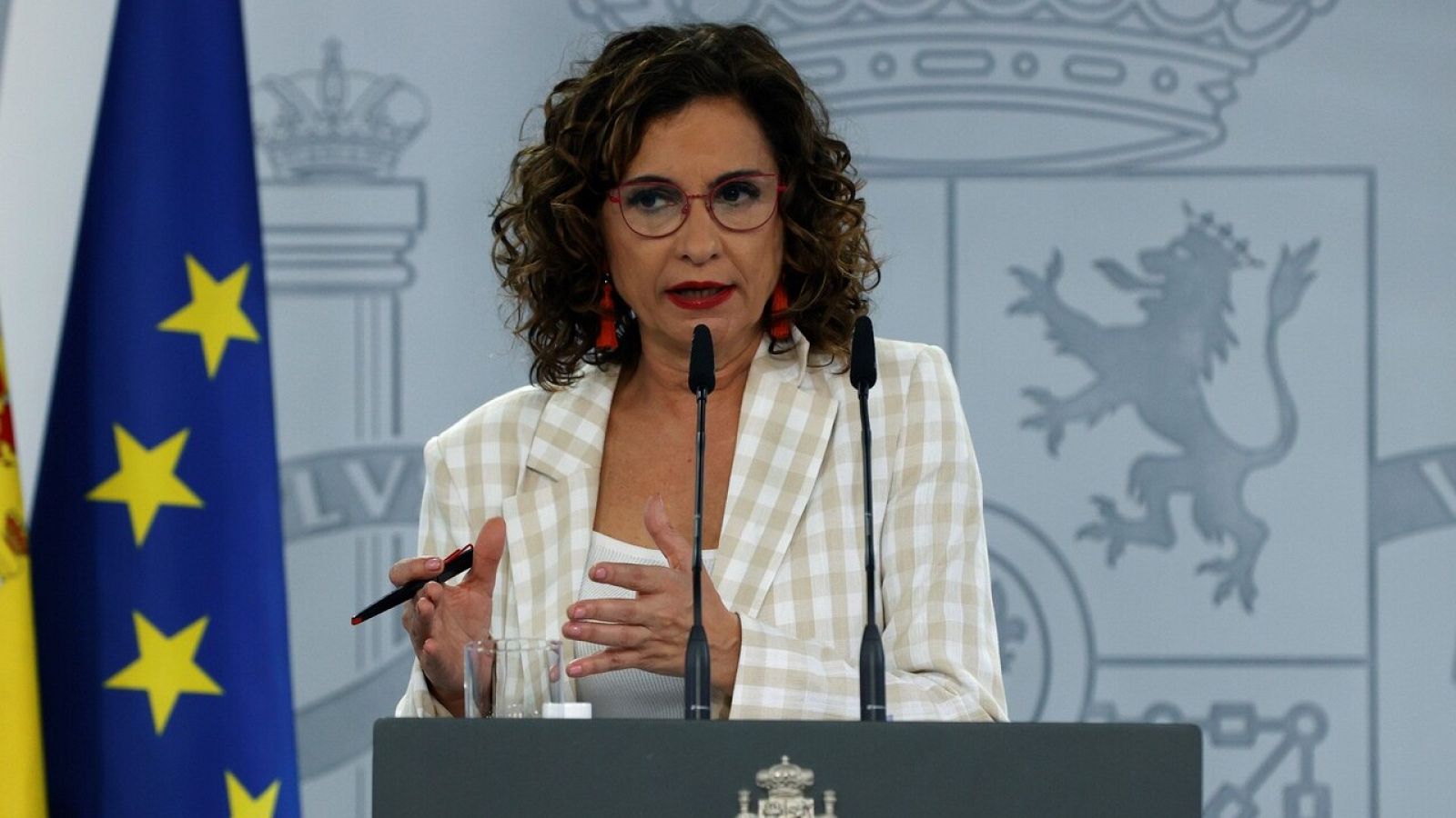 Montero asegura que los indultos son "un intento de reencuentro" - La tarde en 24h | Ver