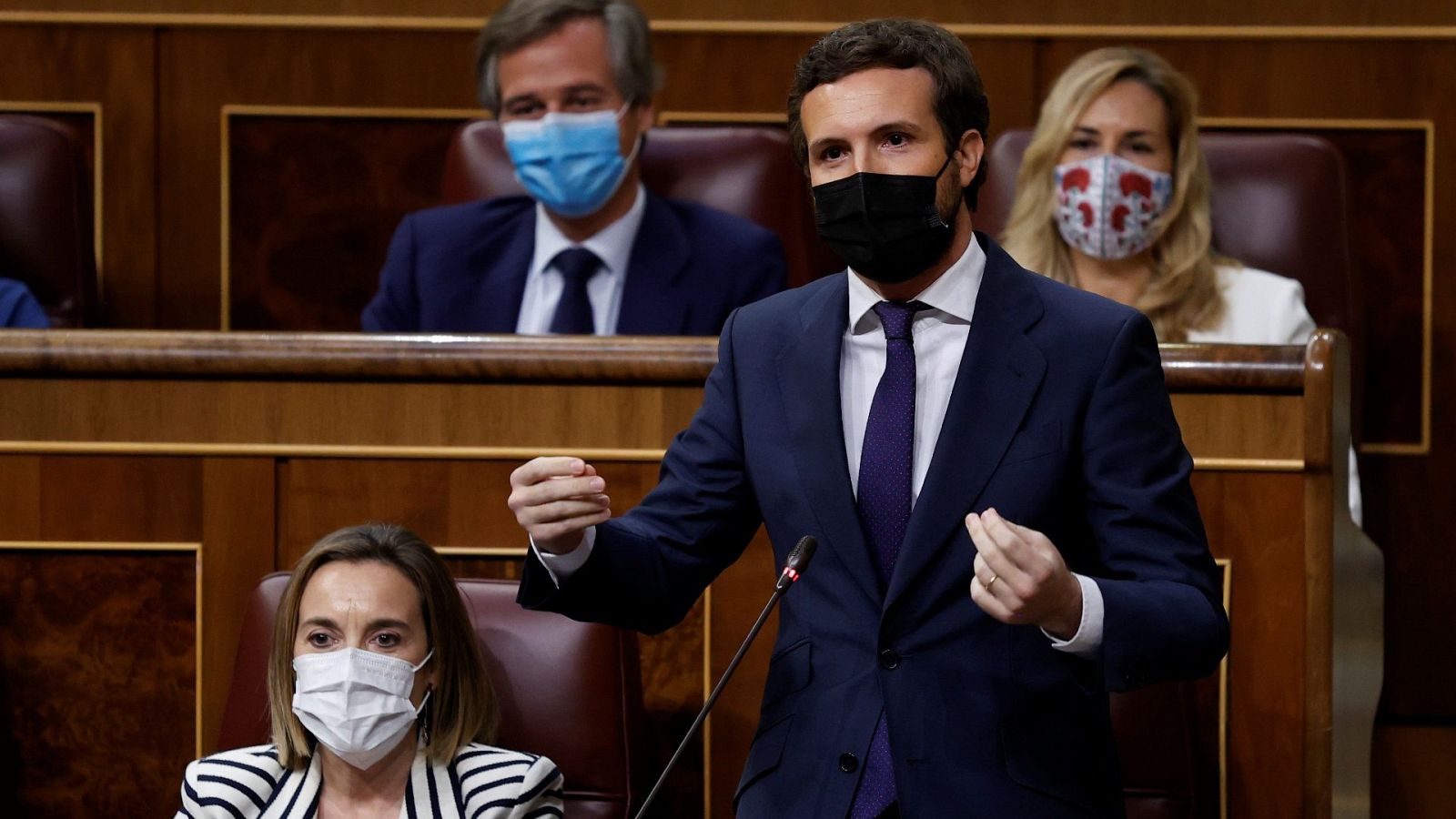 Casado pide a Sánchez que dimita por "traicionar a España" con los indultos