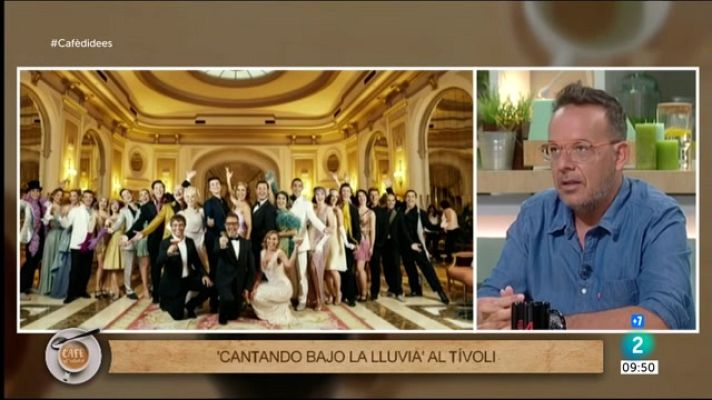 Àngel Llàcer presenta 'Cantando bajo la lluvia'