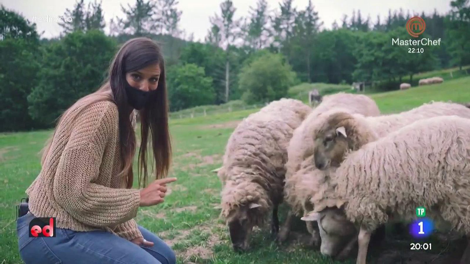 De excursión con Evelyn Segura al Caserío de la Granja Escuela Baratze