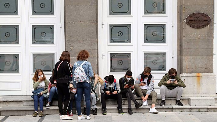 Todavía deberemos llevar una mascarilla encima al aire libre