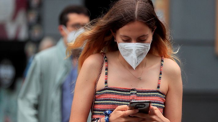 Informativo 24h - Darias anuncia la aprobación del decreto que pone fin a la mascarilla obligatoria en exteriores: "Las mascarillas dejan paso de nuevo a la sonrisa"