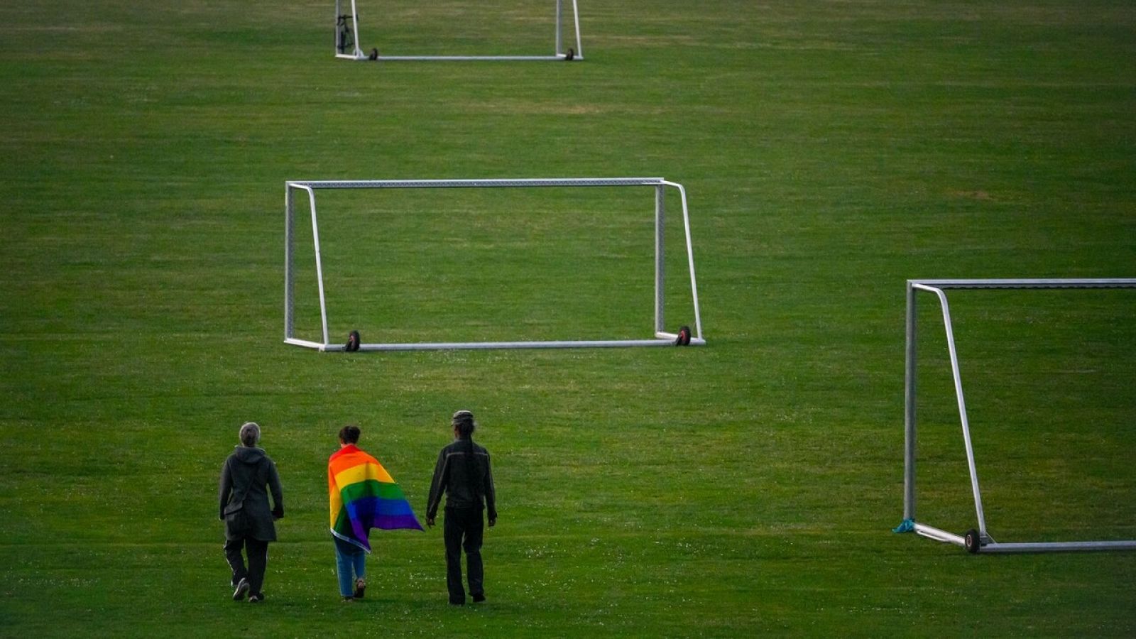 Ola arcoiris frente al Allianz Arena tras la prohibición de la UEFA