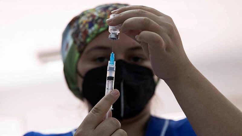 Polémica en Italia por la vacunación a adolescentes