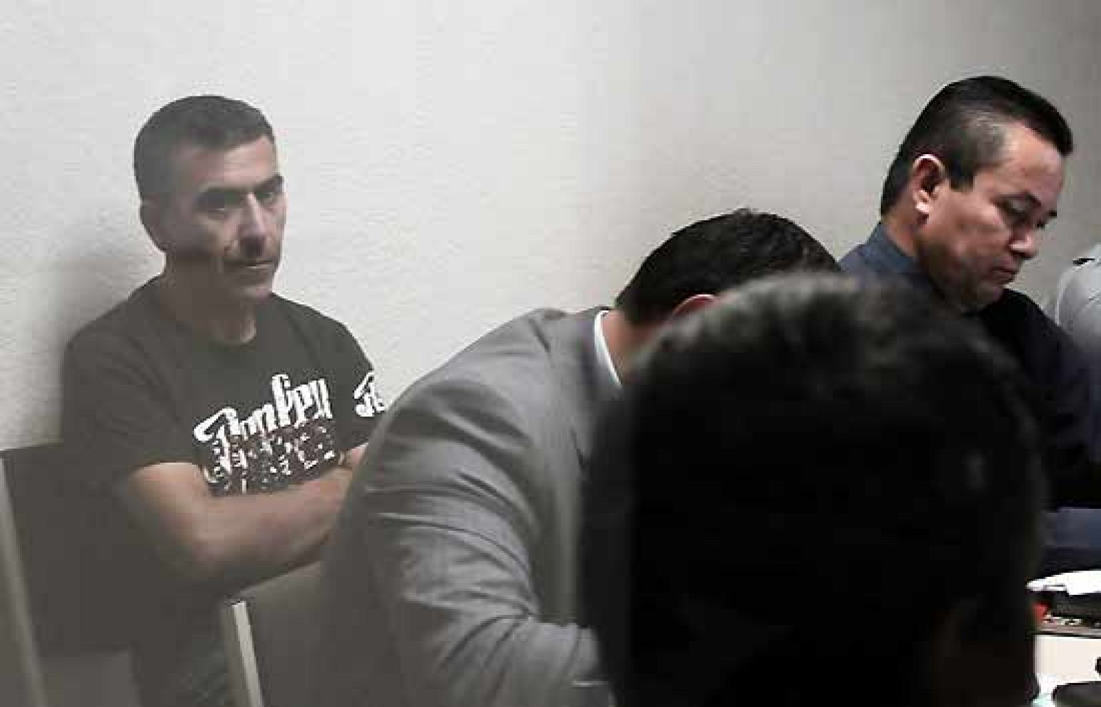 Un juzgado hondureño ha ordenado que el español Antonio Porta Álvarez, detenido hace una semana y acusado de participar en disturbios de seguidores del depuesto presidente de Honduras, Manuel Zelaya, continúe detenido en espera de juicio (29/09/09).