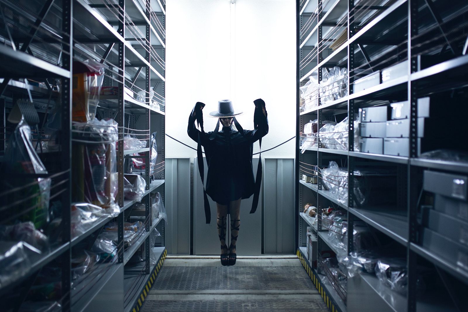 Dale al play: desfile de OTEYZA con Leonor Watling en la Paris Fashion Week 2021